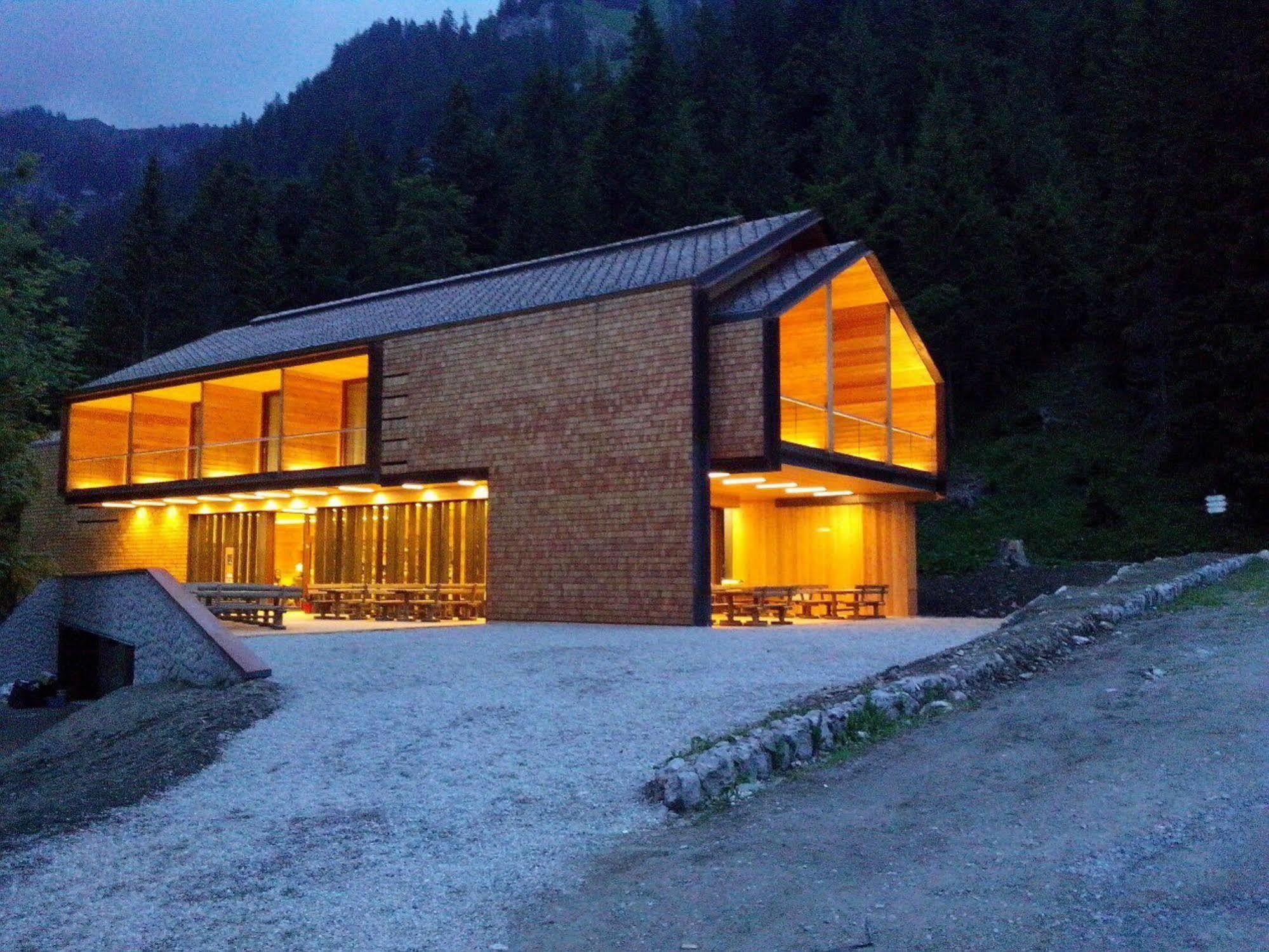 Vallesinella Hotel Restaurant Bar Madonna Exteriör bild